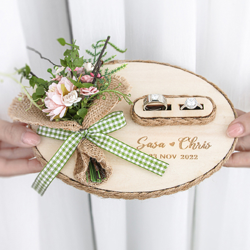 Custom Oval Wooden Flowers Eng - مراجعة Ring Bearer Pillow وسعره