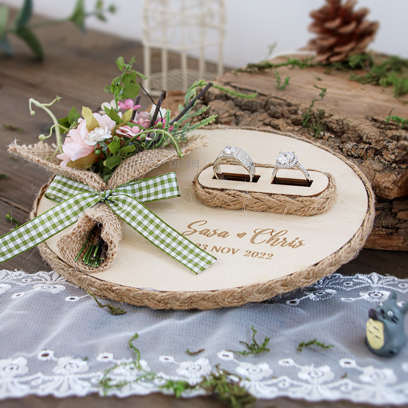 Custom Oval Wooden Flowers Eng - مراجعة Ring Bearer Pillow وسعره