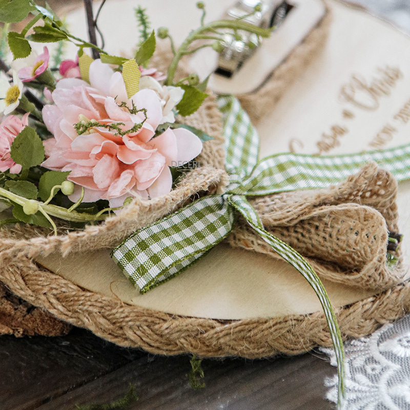 Custom Oval Wooden Flowers Eng - مراجعة Ring Bearer Pillow وسعره
