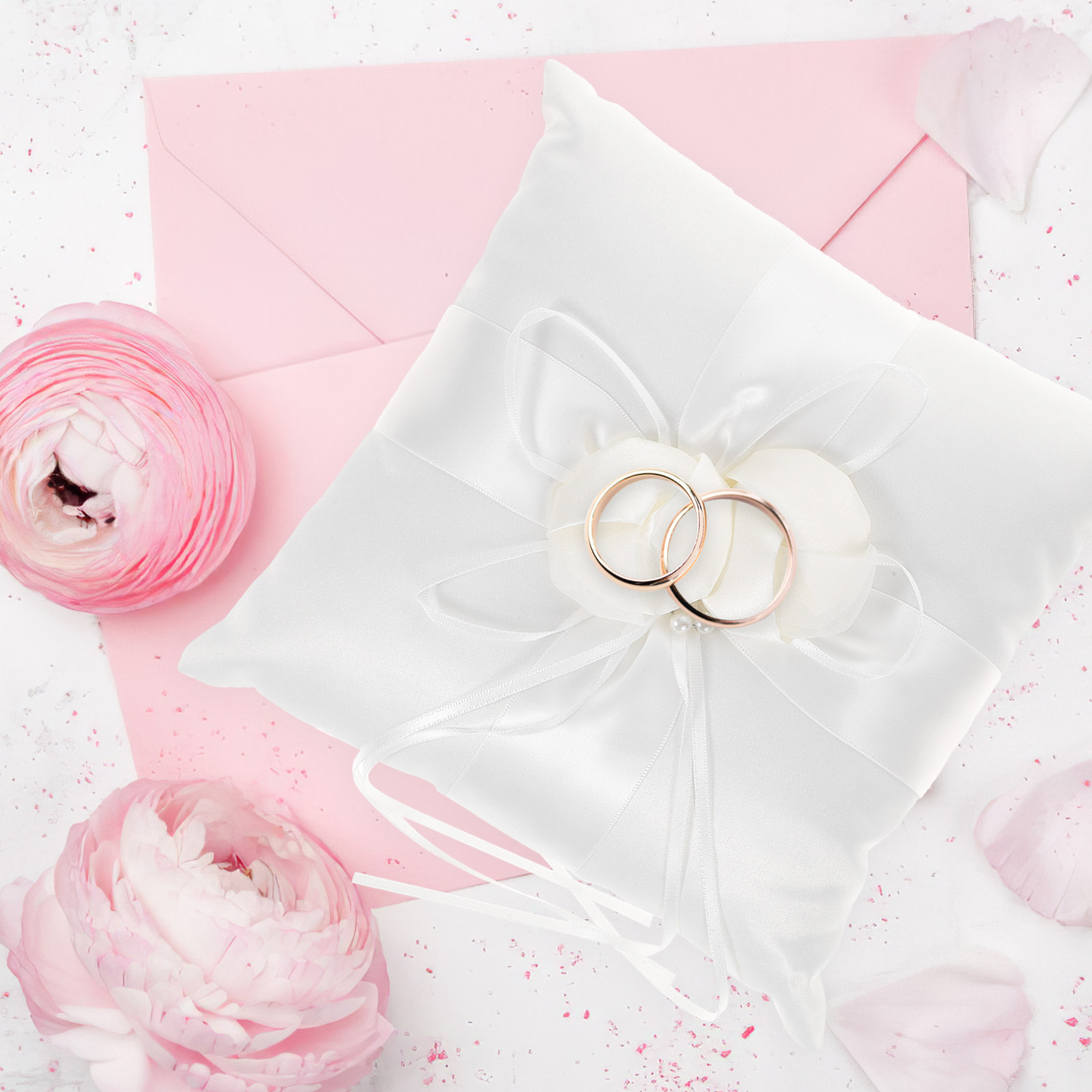 Lovely White Flower Bud Weddin - مراجعة Ring Bearer Pillow وسعره