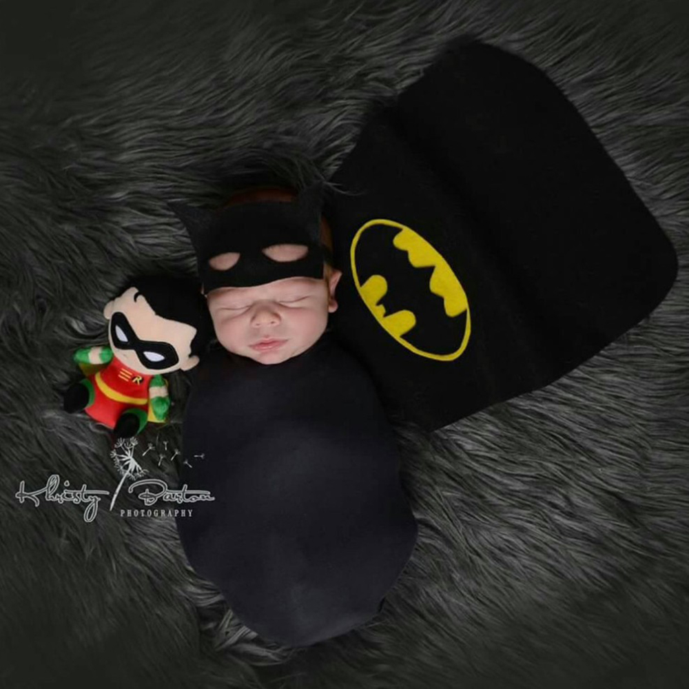 Newborn Baby Batman Cape and W - مراجعة Photo Booth Prop وسعره