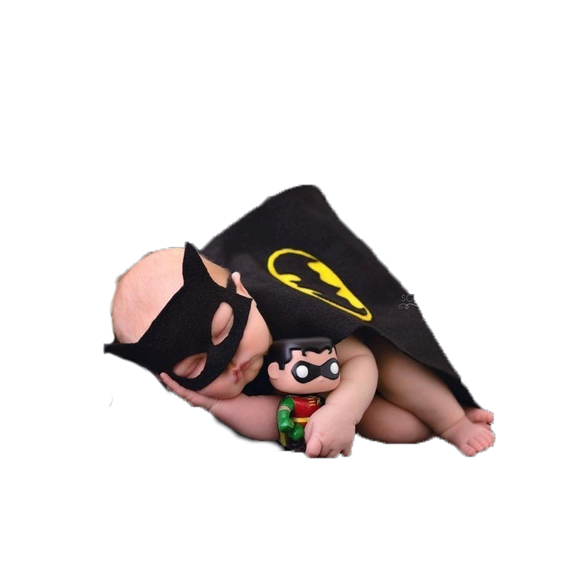 Newborn Baby Batman Cape and W - مراجعة Photo Booth Prop وسعره