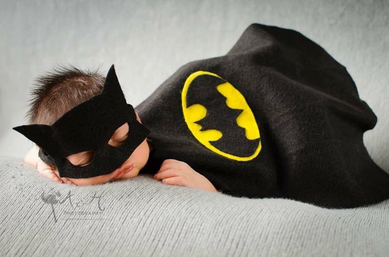 Newborn Baby Batman Cape and W - مراجعة Photo Booth Prop وسعره